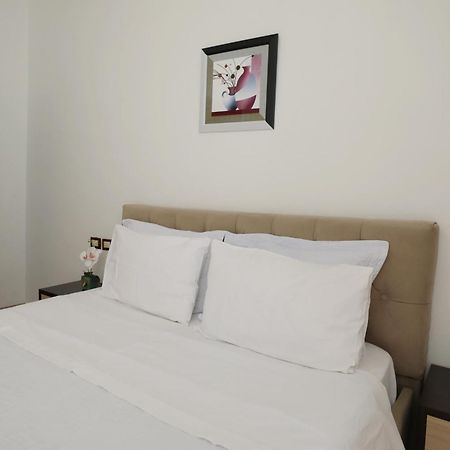 Blue Bay Apartments ساراندا المظهر الخارجي الصورة