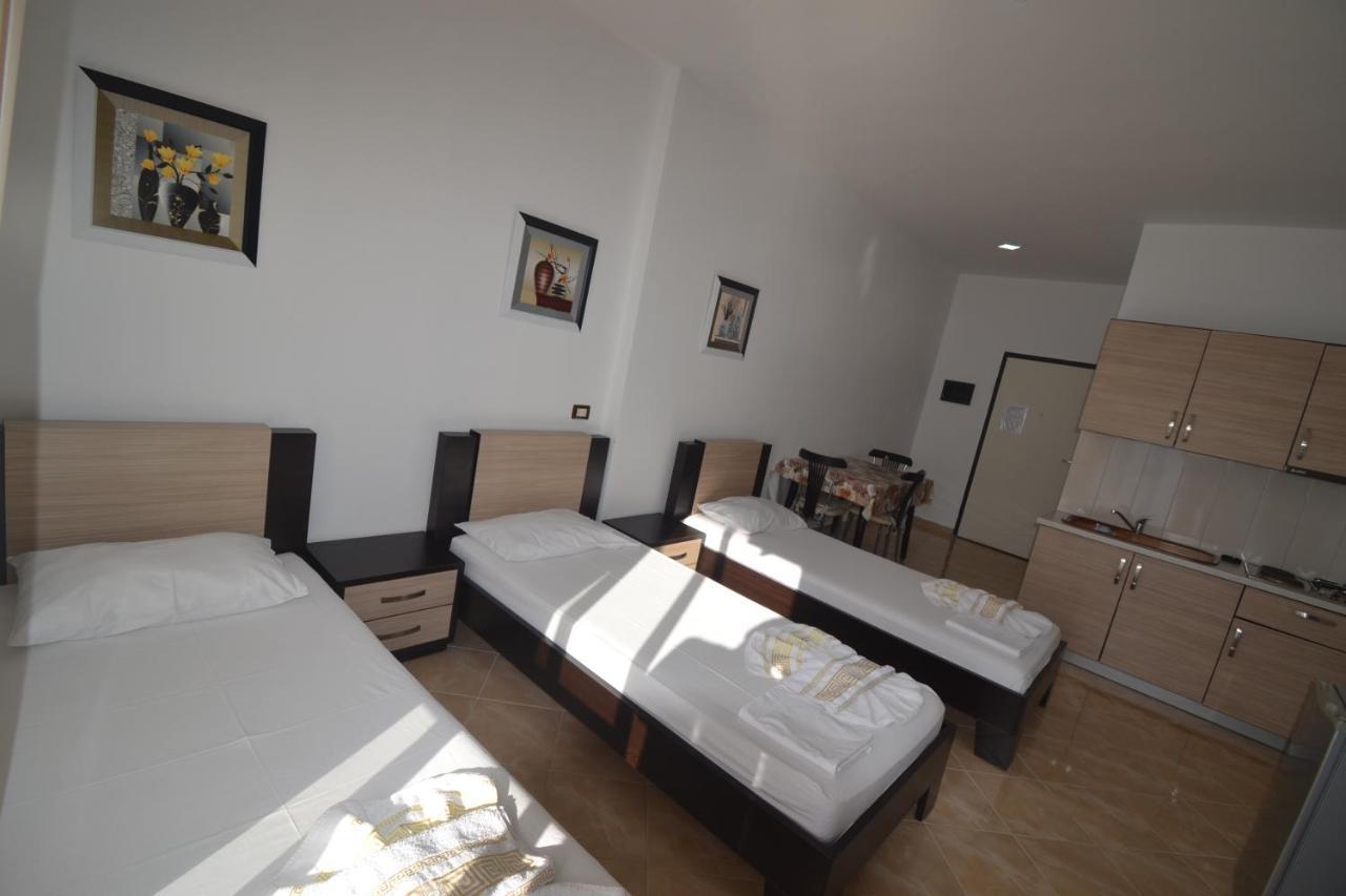 Blue Bay Apartments ساراندا المظهر الخارجي الصورة