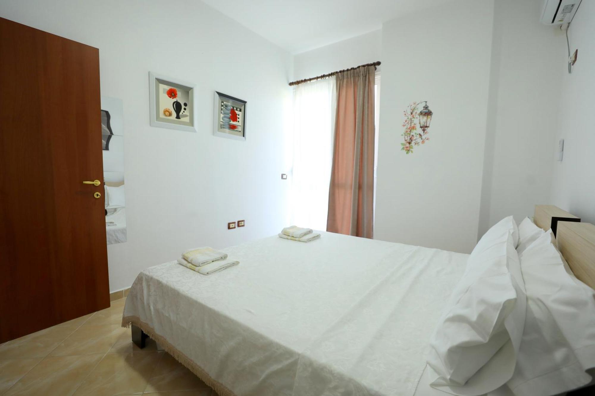 Blue Bay Apartments ساراندا المظهر الخارجي الصورة