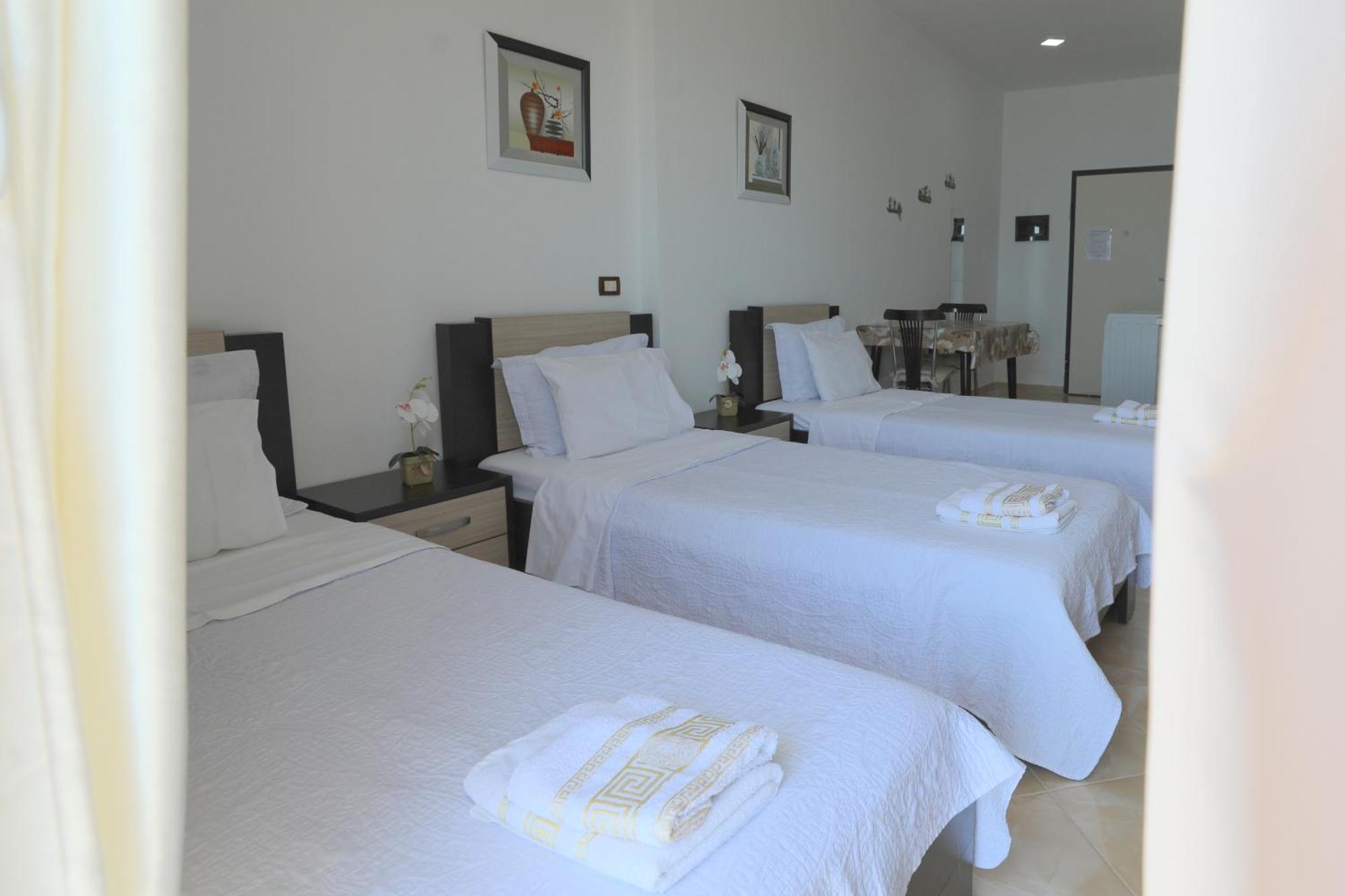 Blue Bay Apartments ساراندا المظهر الخارجي الصورة