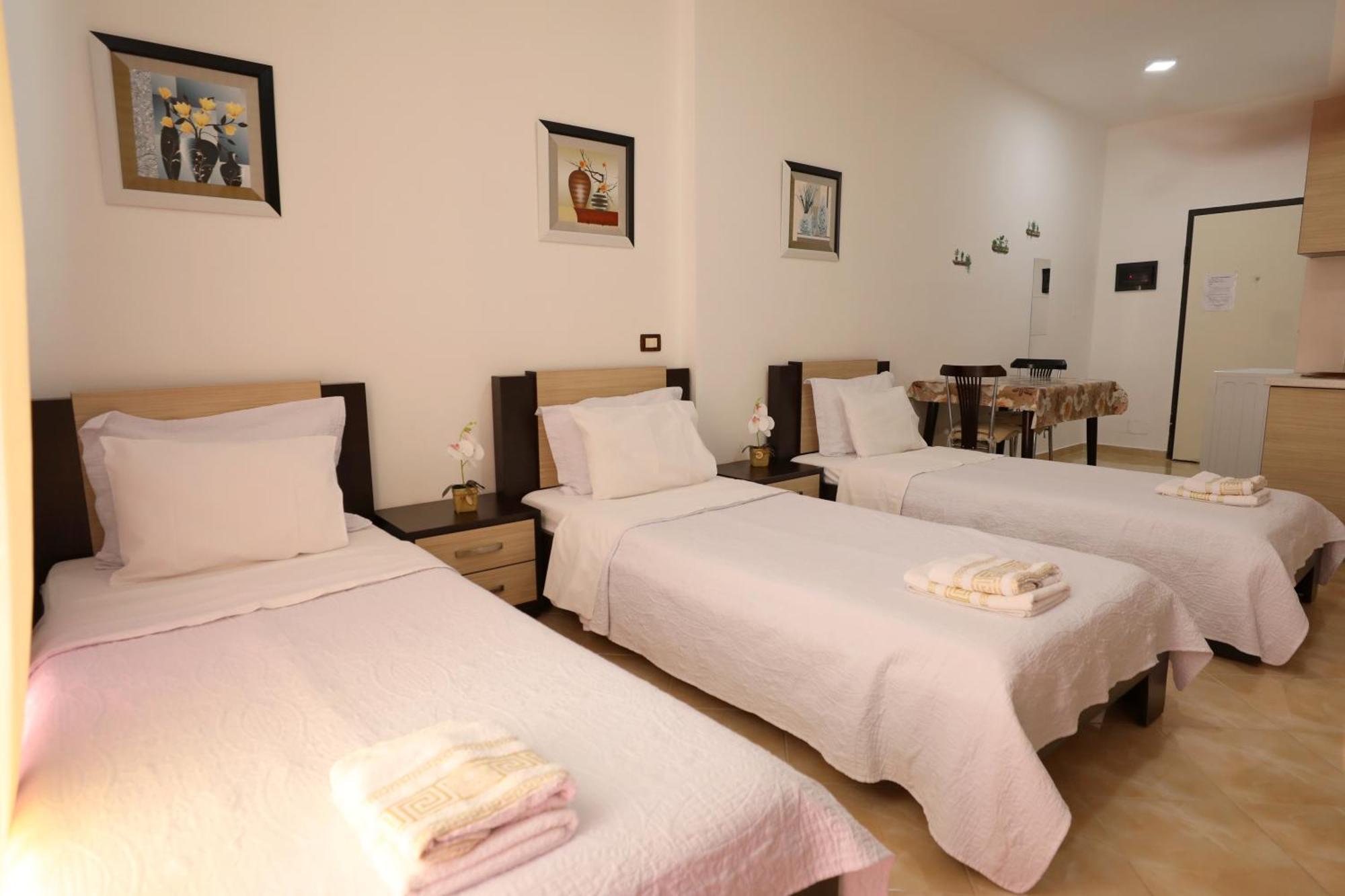 Blue Bay Apartments ساراندا المظهر الخارجي الصورة
