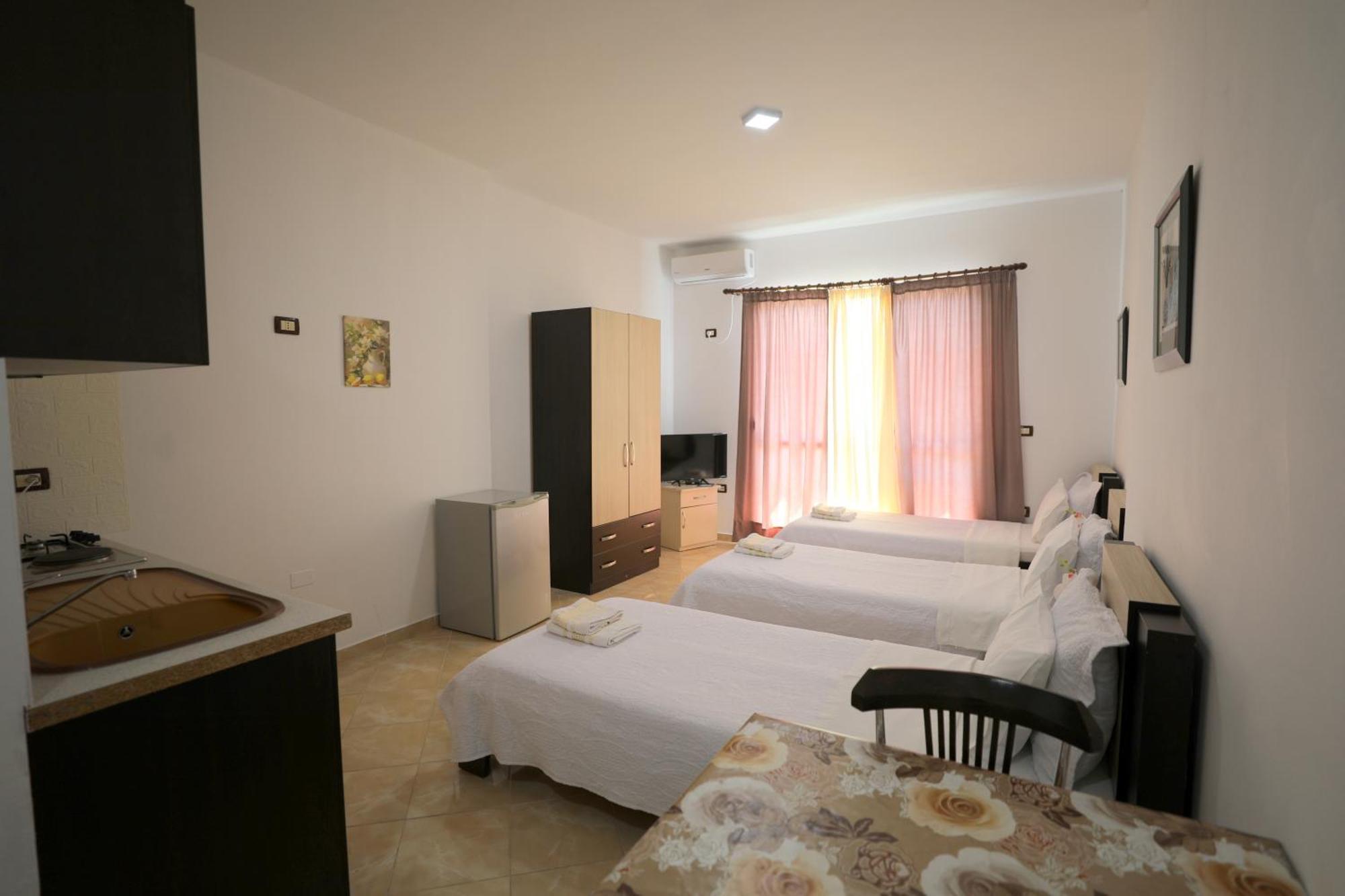 Blue Bay Apartments ساراندا المظهر الخارجي الصورة