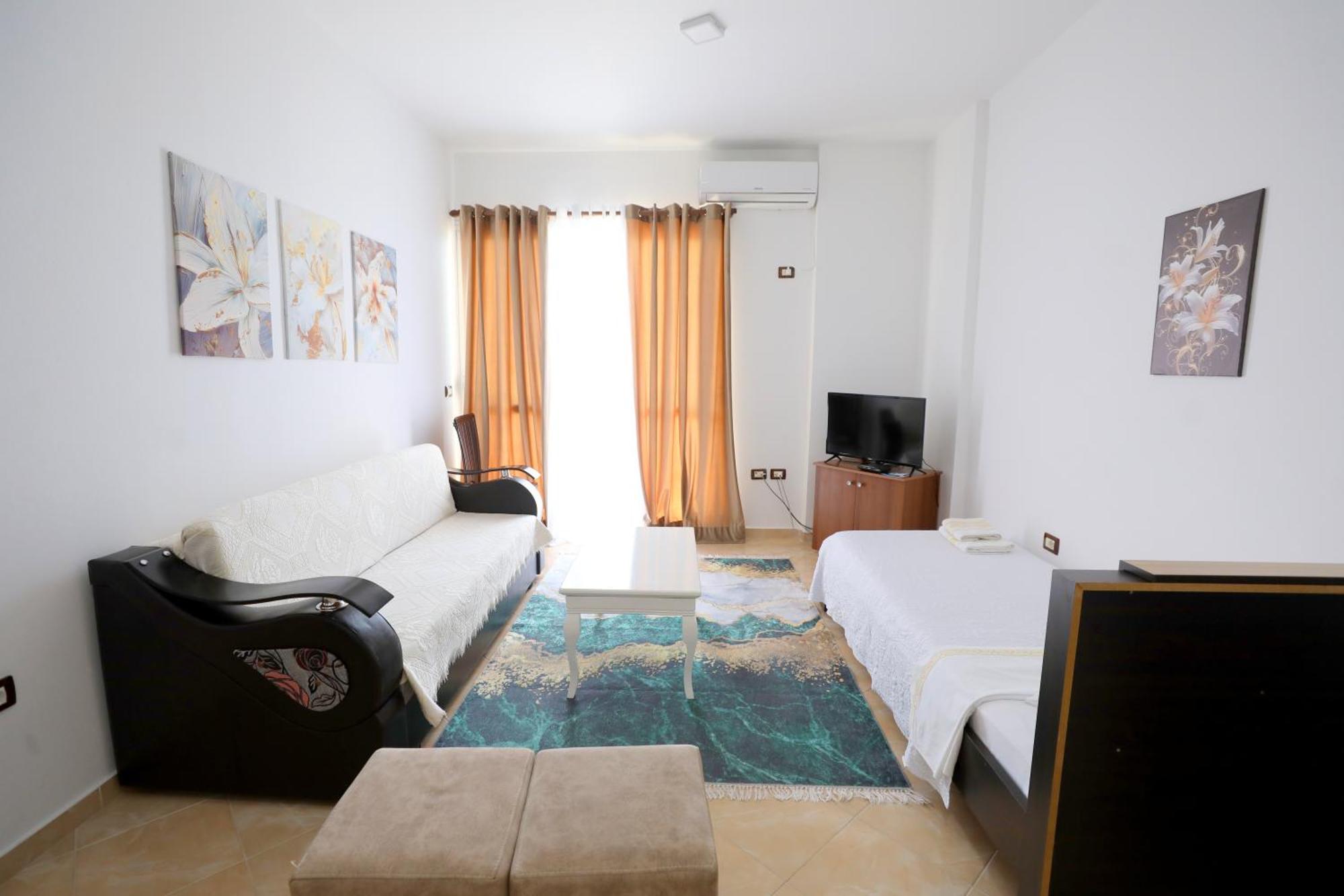 Blue Bay Apartments ساراندا المظهر الخارجي الصورة