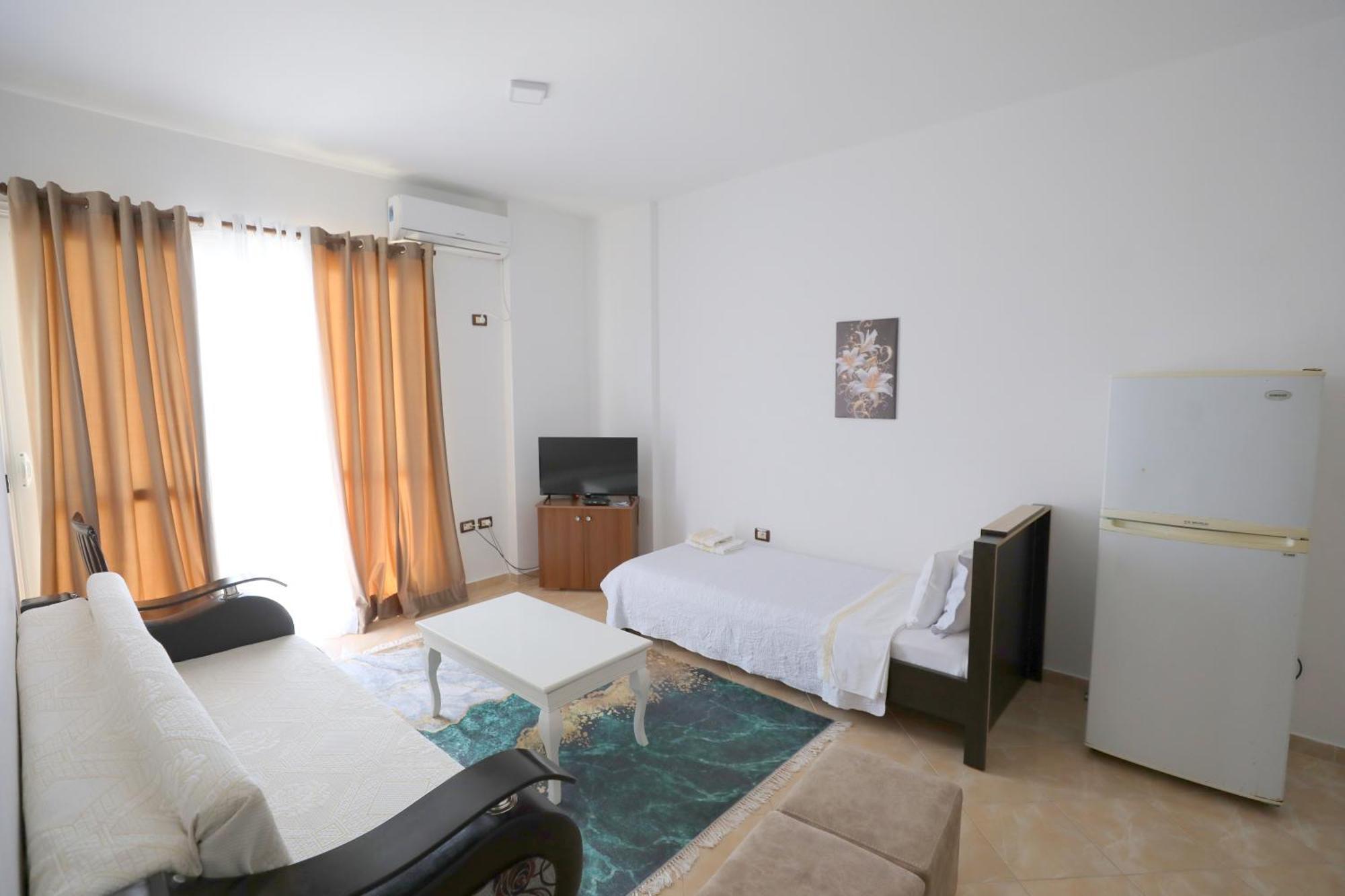 Blue Bay Apartments ساراندا المظهر الخارجي الصورة