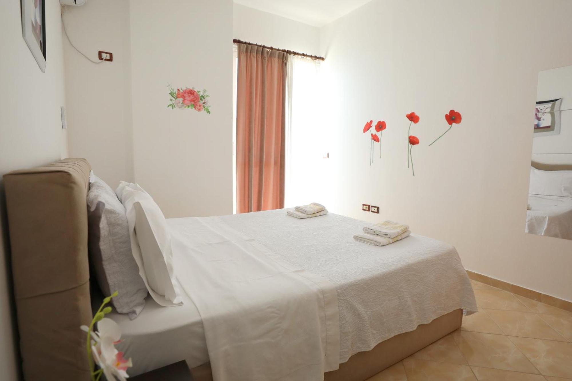 Blue Bay Apartments ساراندا المظهر الخارجي الصورة